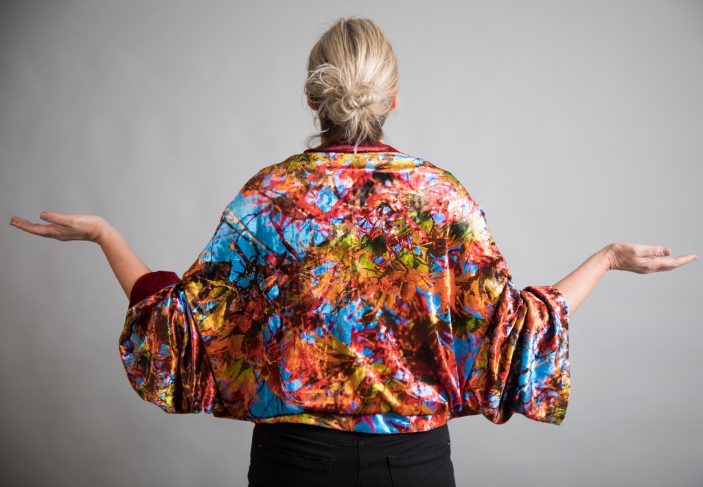 REVERSIBLE VELVET KIMONO - BLUE SKY ACER - Image 2