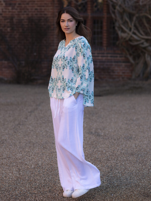 From My Mother's Garden Aqua Leaf lightweight box top