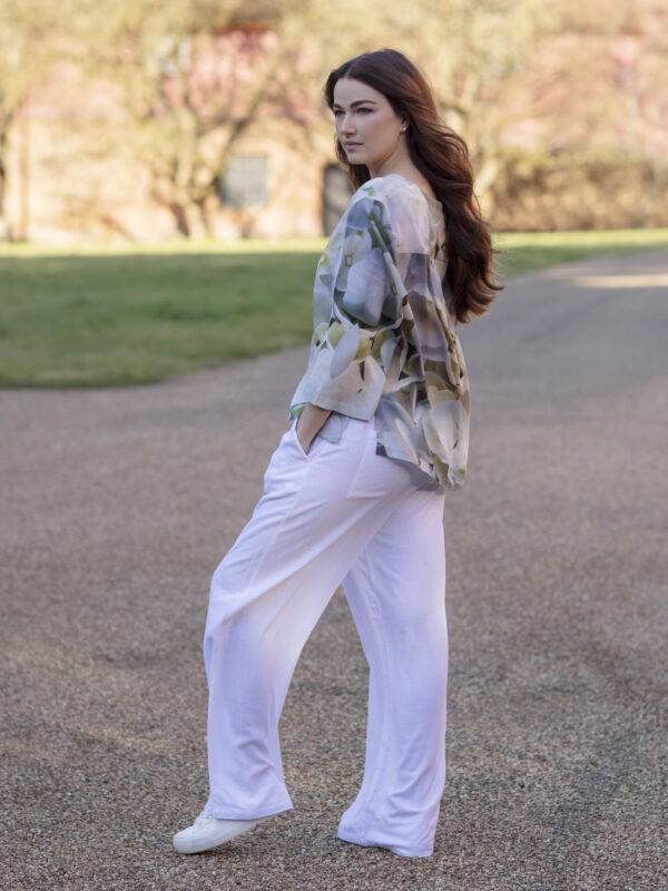 From My Mother's Garden Hydrangea Clouds Box top is made of a lightweight fabric which is great for the Spring Summer
