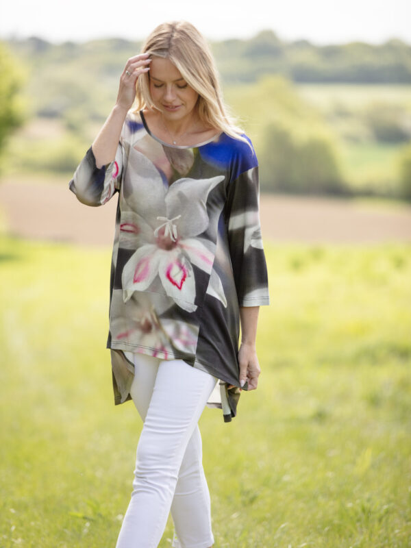 From My Mother's Garden Gladiolus Nymph High Low Jersey Tunic is made of a good quality stretch fabric and generously sized