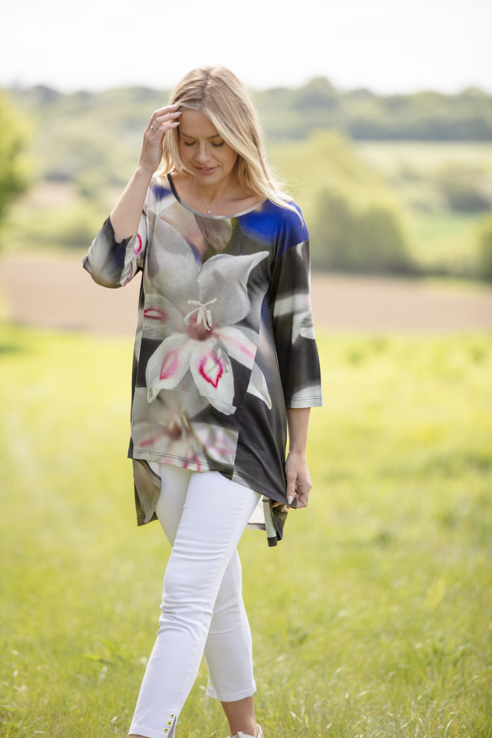 From My Mother's Garden Gladiolus Nymph High Low Jersey Tunic is made of a good quality stretch fabric and generously sized