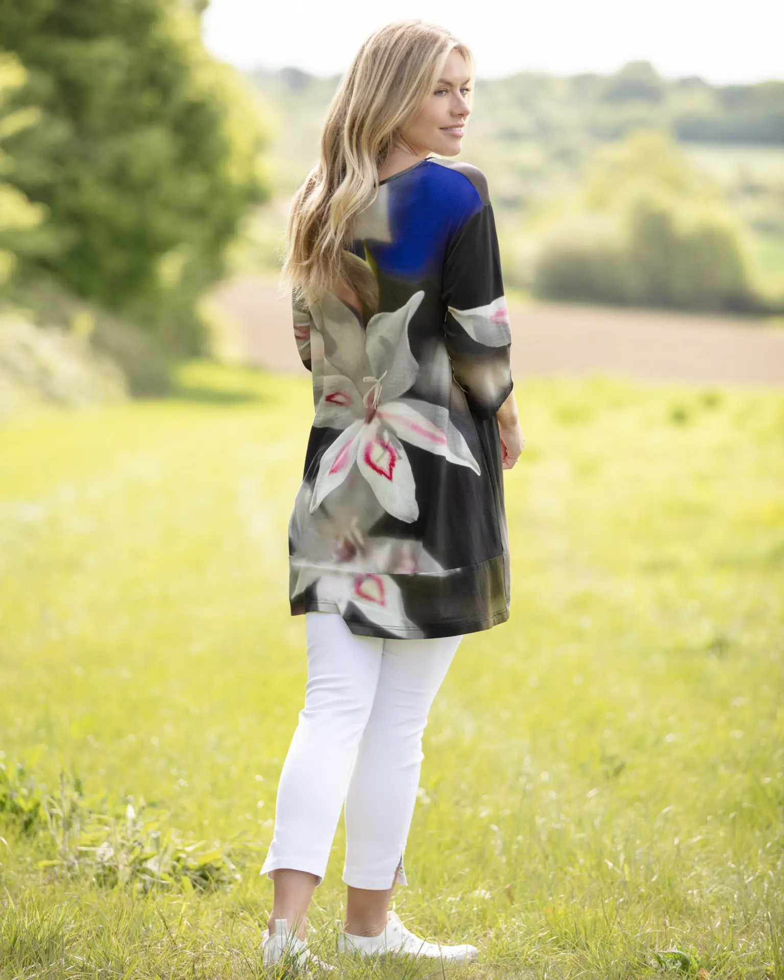 From My Mother's Garden Gladiolus Nymph High Low Jersey Tunic is made of a good quality stretch fabric and generously sized