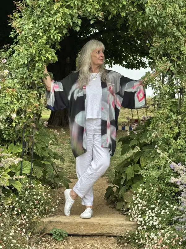 From My Mother's Garden Gladiolus Nymph mid-length kimono is a striking and exclusive print